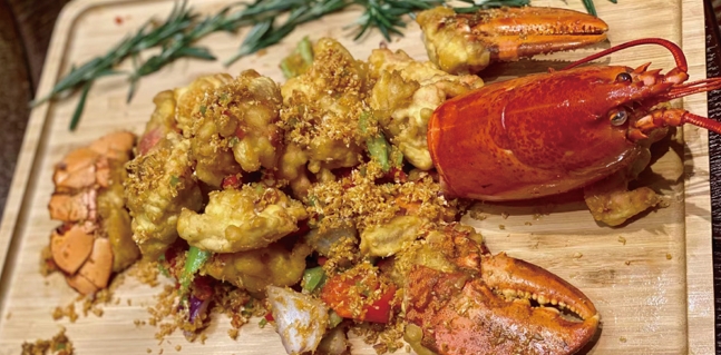 Baked lobster with garlic